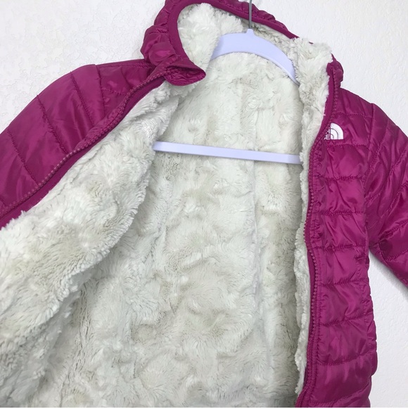 THE NORTH FACE Mossbud Swirl Reversible Hooded Puffer Jacket Dark Pink - Picture 11 of 15
